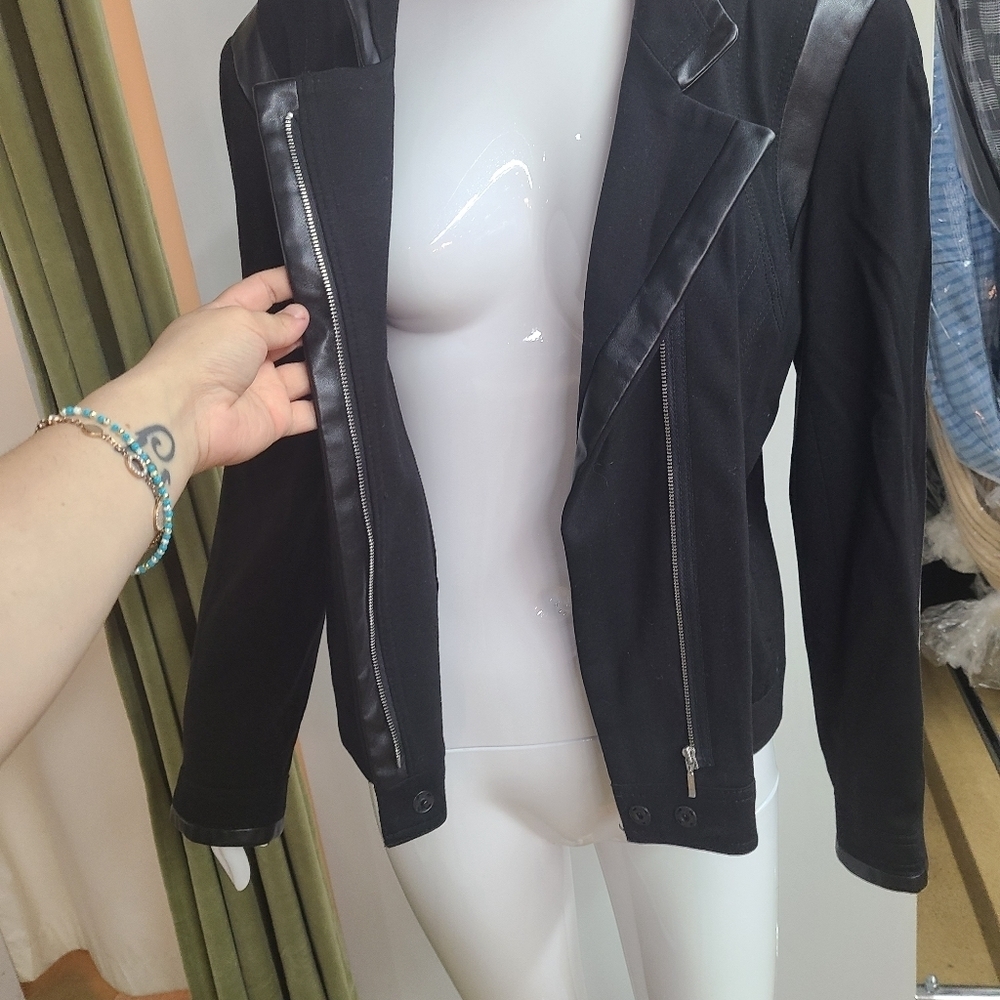 Dalia Collection Zip Jacket - Picture 9 of 13